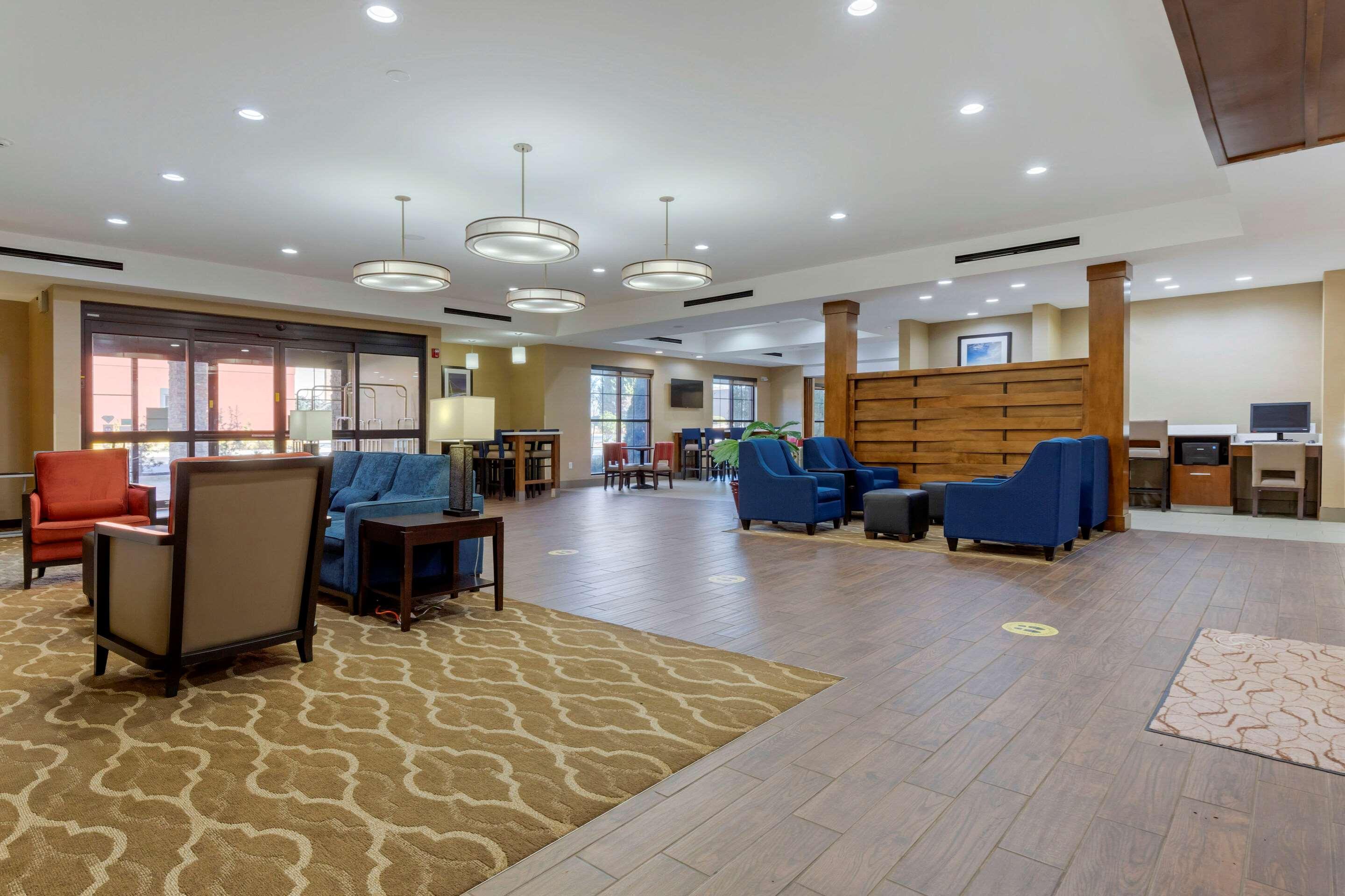 Comfort Suites Greenville South Piedmont Екстер'єр фото