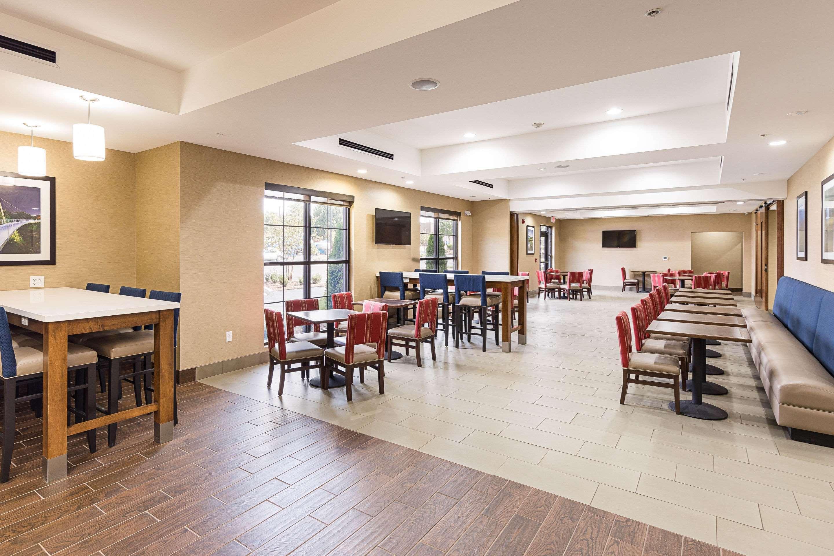 Comfort Suites Greenville South Piedmont Екстер'єр фото