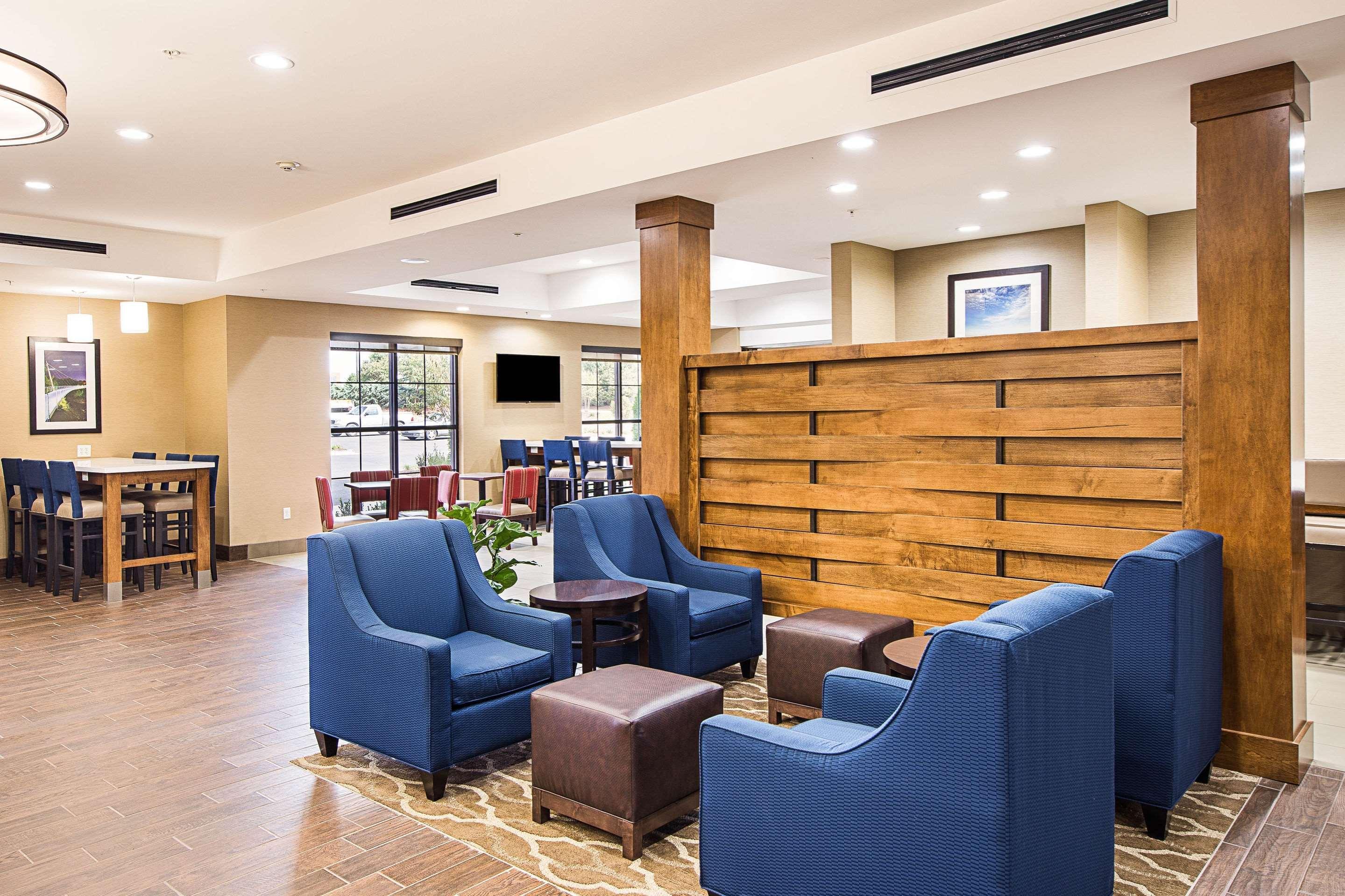 Comfort Suites Greenville South Piedmont Екстер'єр фото