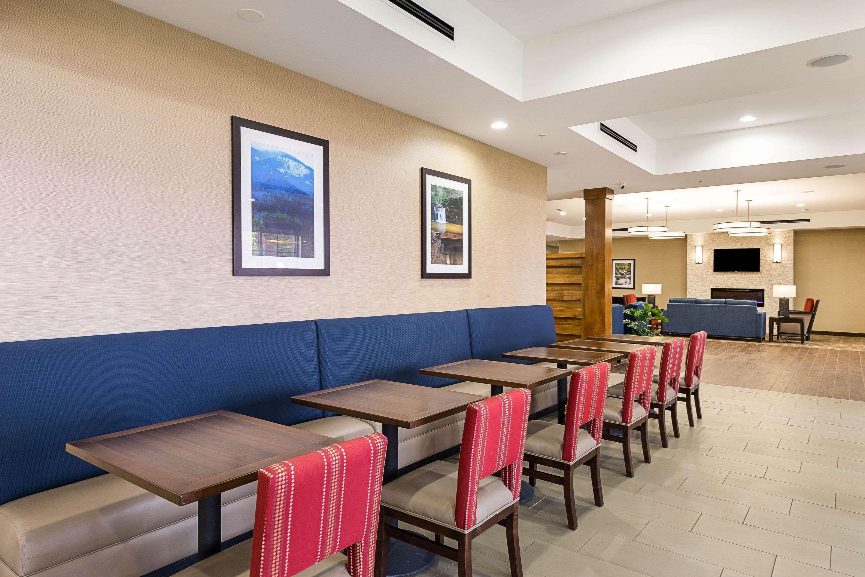 Comfort Suites Greenville South Piedmont Екстер'єр фото