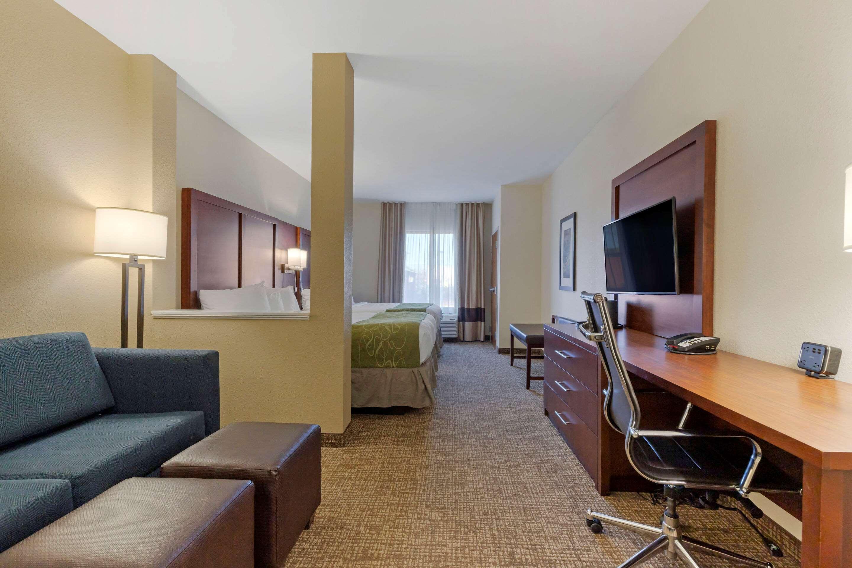 Comfort Suites Greenville South Piedmont Екстер'єр фото